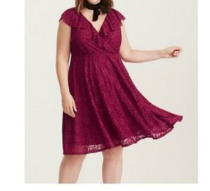 .NWOT TORRID SIZE 00 HOT PINK LACE DRESS